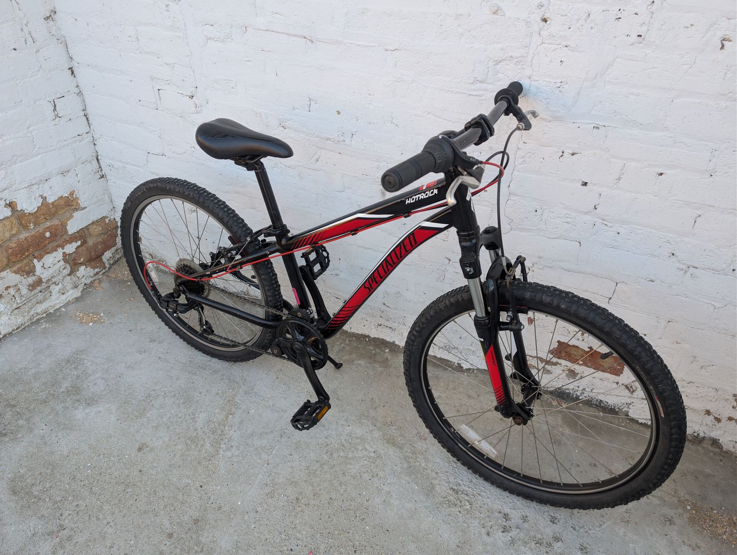 10446 Specialized Hotrock Kids 24" (Black &amp; Red)