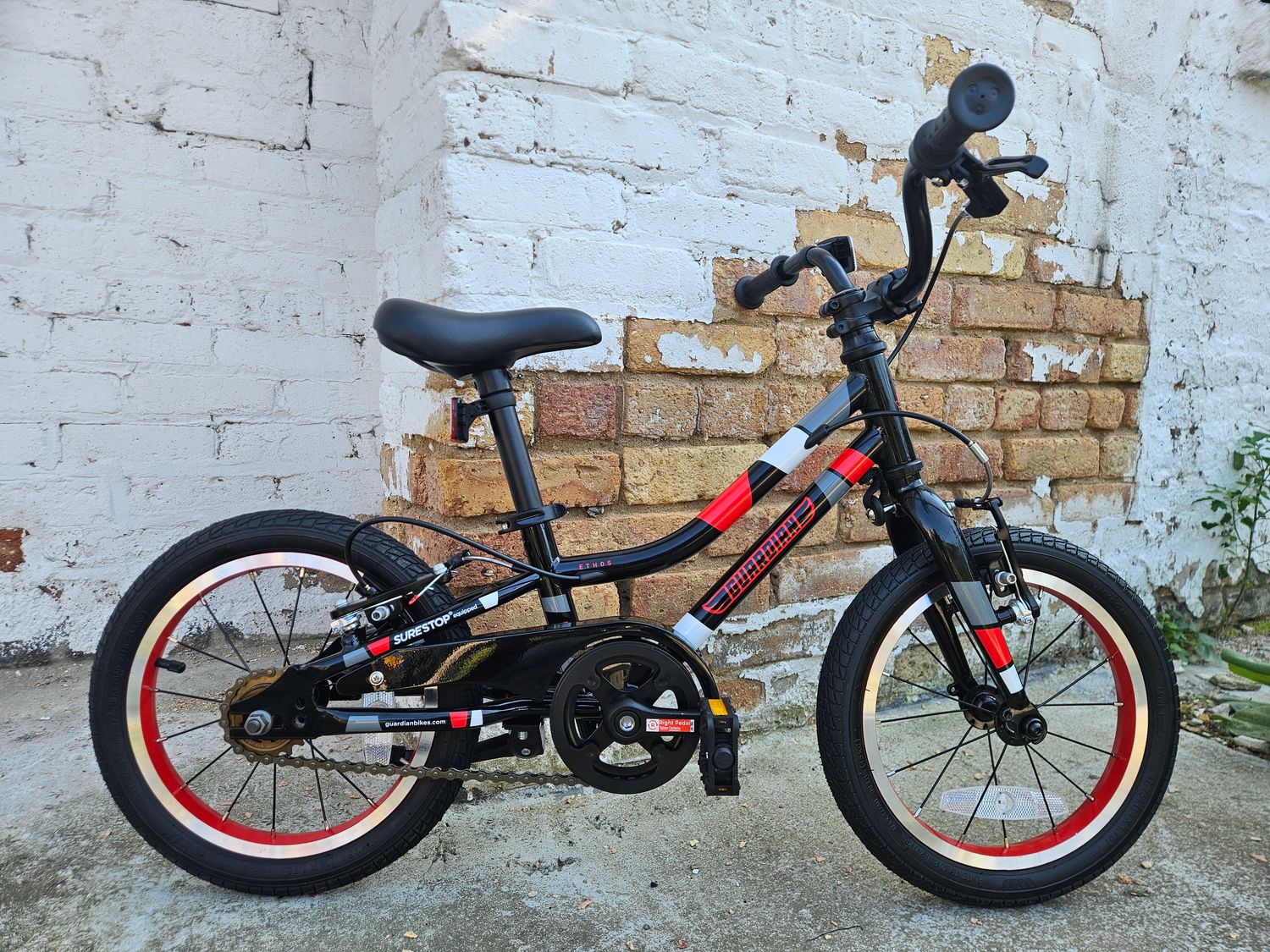 10341 Guardian Ethos (Kids 14", Black &amp; Red)