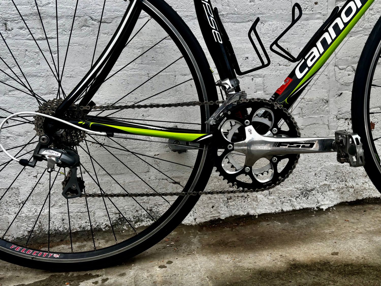 10543 Cannondale Synapse (M, Black 'n' Slime)