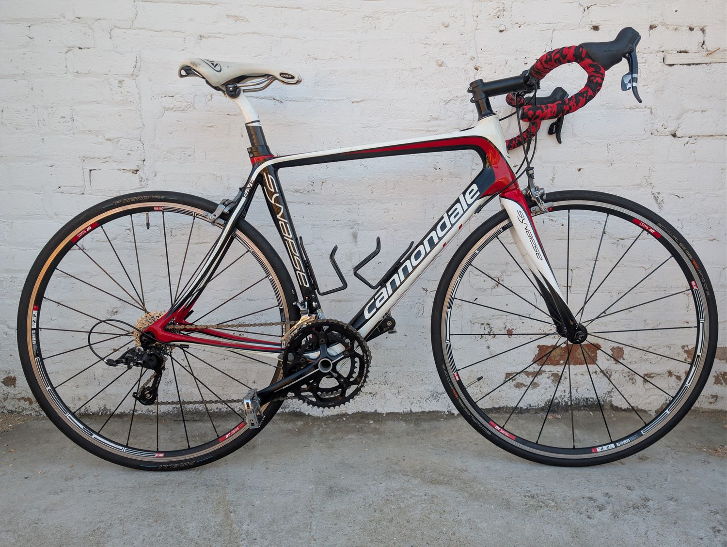 10576 Cannondale Synapse (M, Red/White/Black)