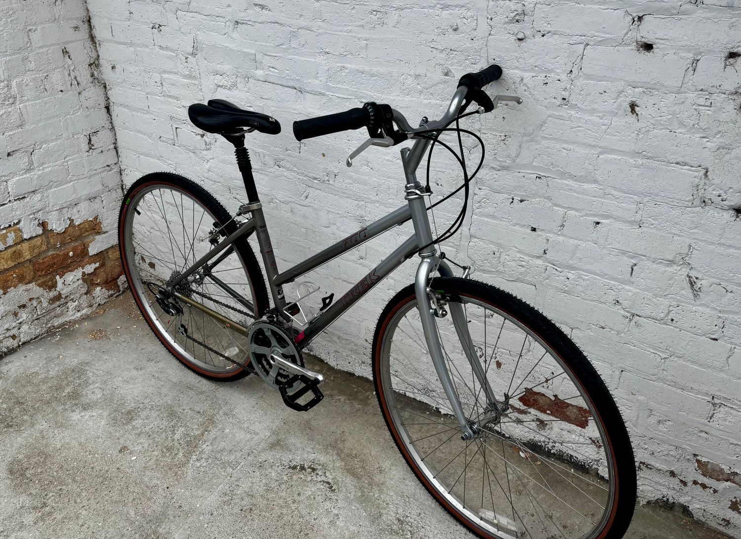 10577 Trek Miltitrack 700   (M, sliver )