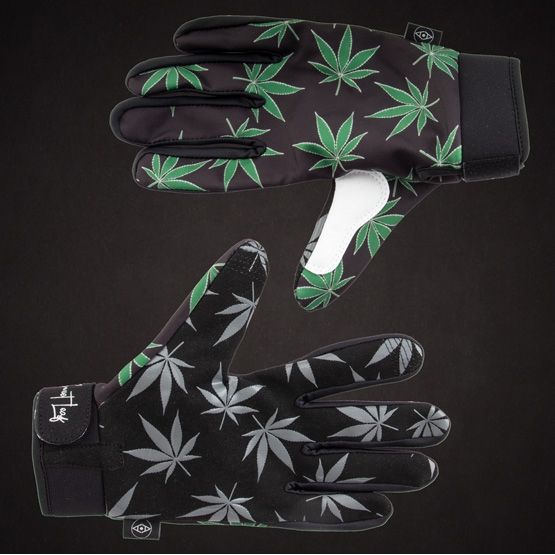 Alienation Sweet Leaf Glove, Size: Large