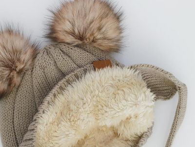Calikids W2200 Hat w/Poms Cream