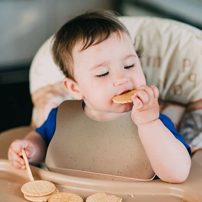 Kushies Silibib Toasted Almond 6M+
