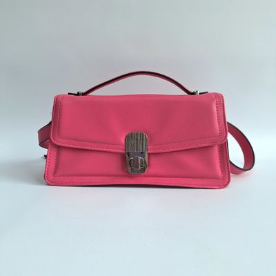 Roze crossbody trapeziummodel
