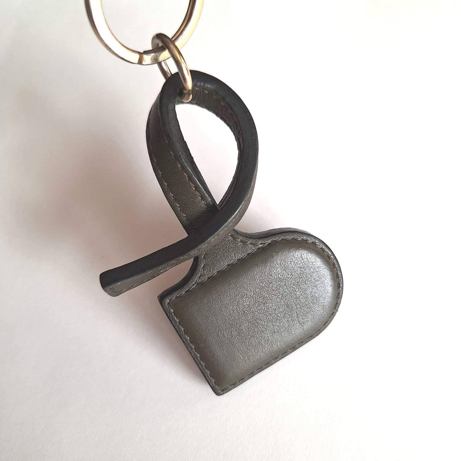 DELVAUX Sleutelhanger kaki