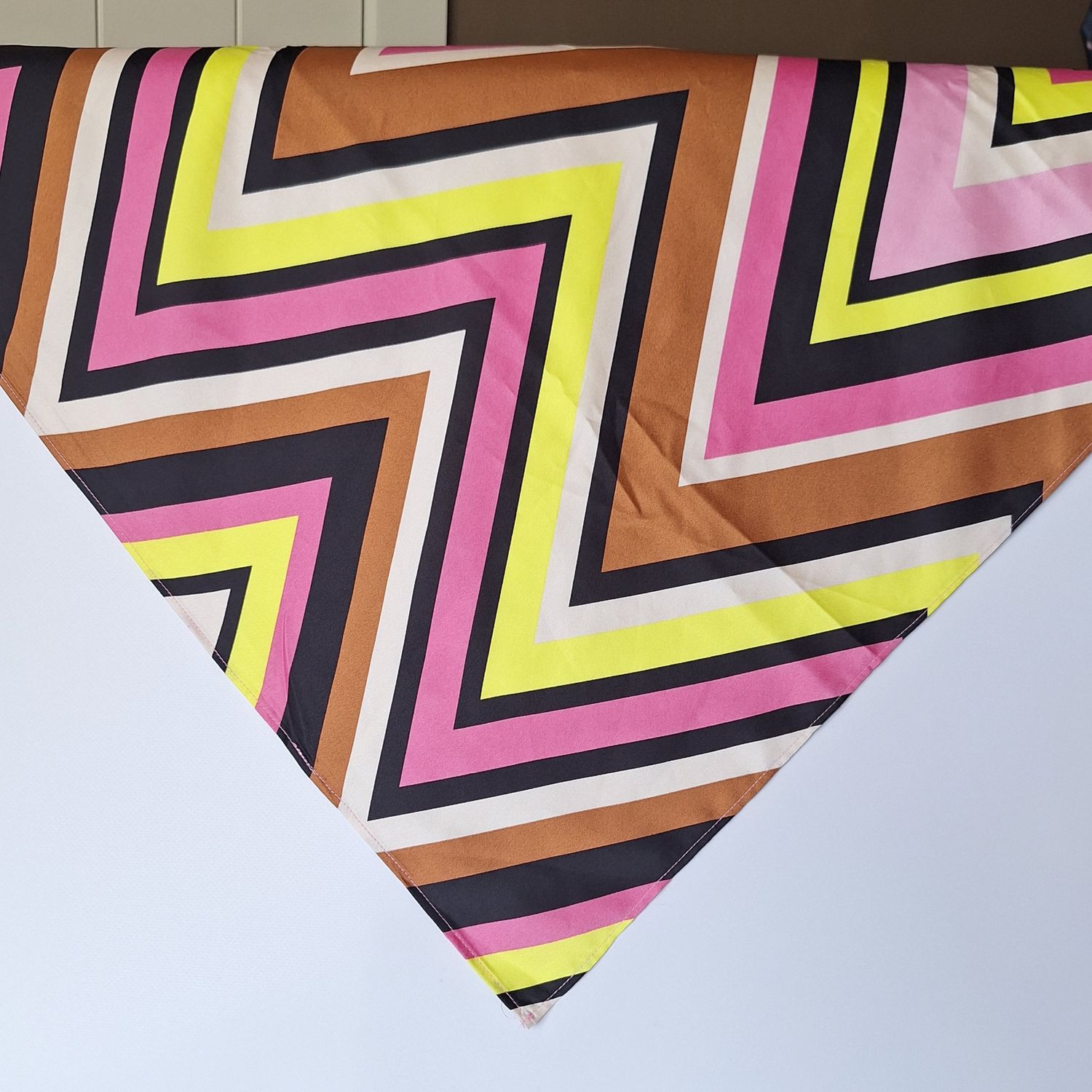 GUTS &amp; GUSTO carré sjaaltje multicolour