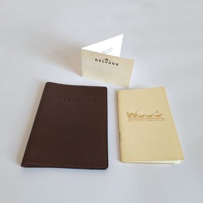 DELVAUX paspoorthouder + register