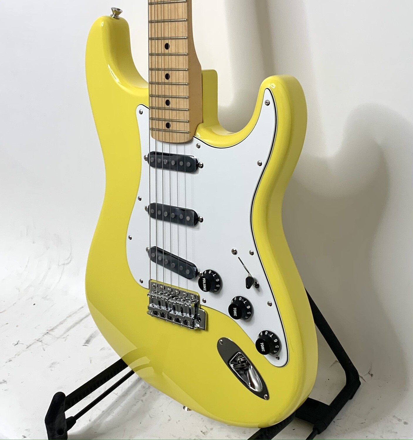 New Fender MIJ Limited International Color Stratocaster
