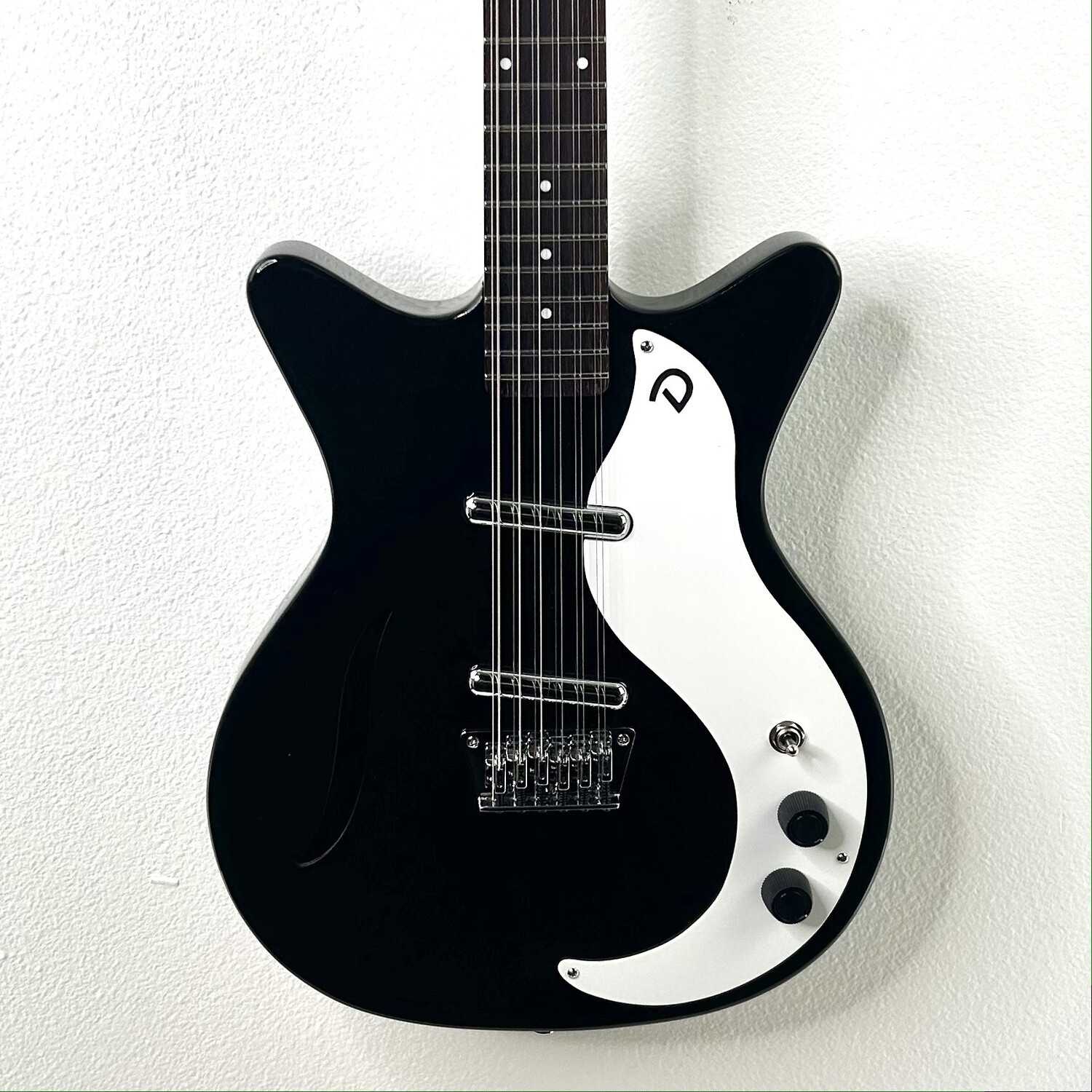 New Danelectro Vintage 12