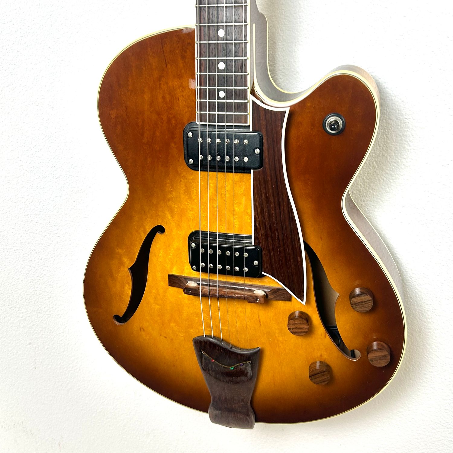 1984-89 Fender D&#39;Aquisto Standard