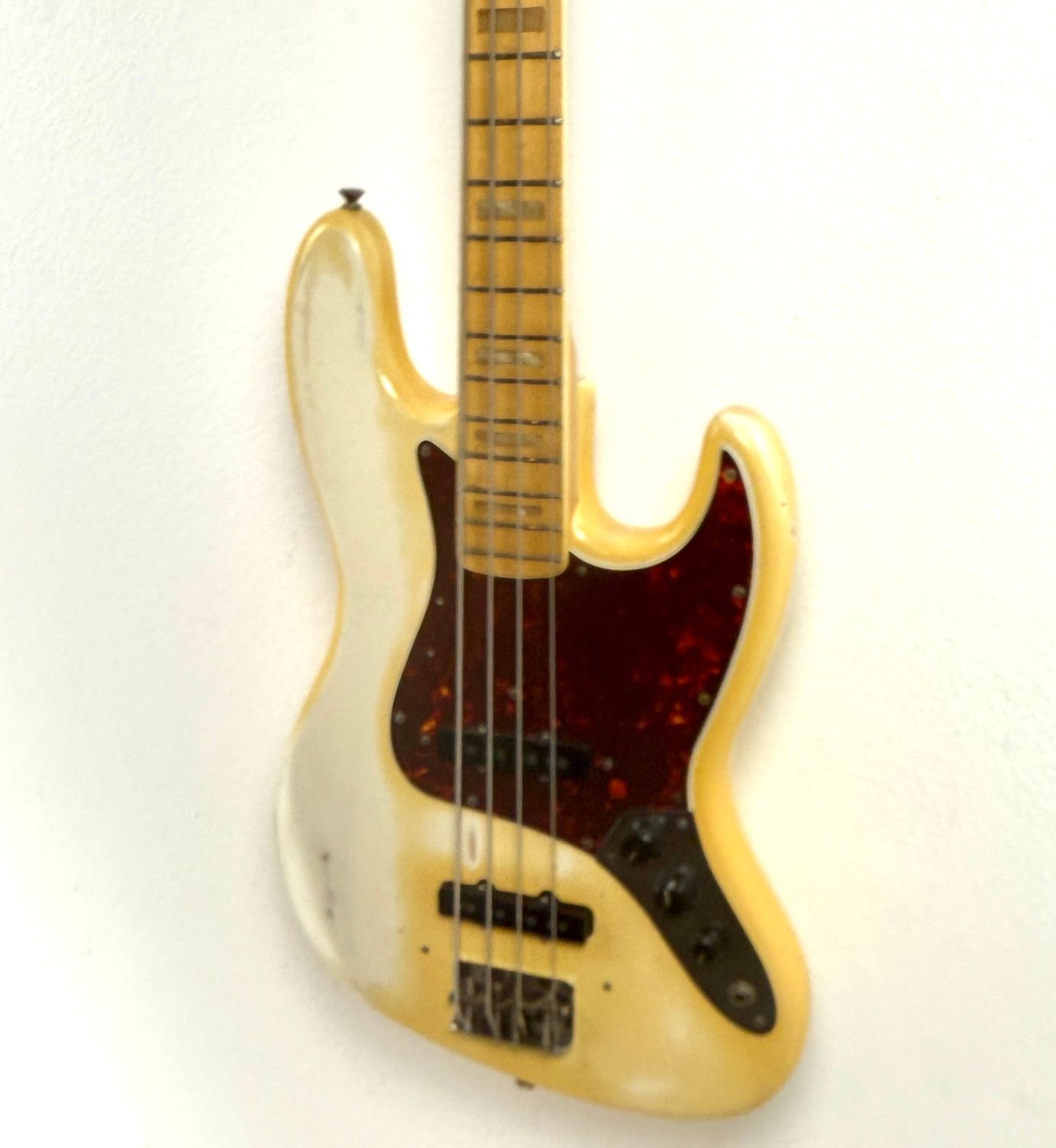 1975 Fender Jazz Bass
