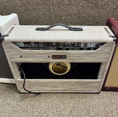 2020 Fender FSR '65 Deluxe Reverb Limited Edition Chilewich Chalk