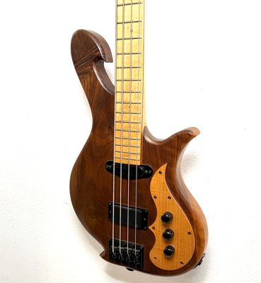Birdsong Custom Hand Built 32&quot; Scale Bass Guitar