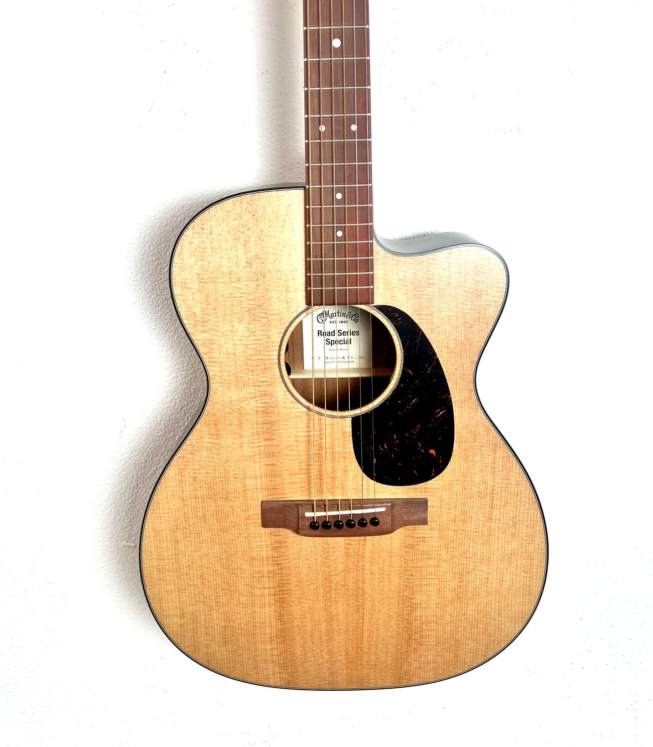 New Martin OMC-10e