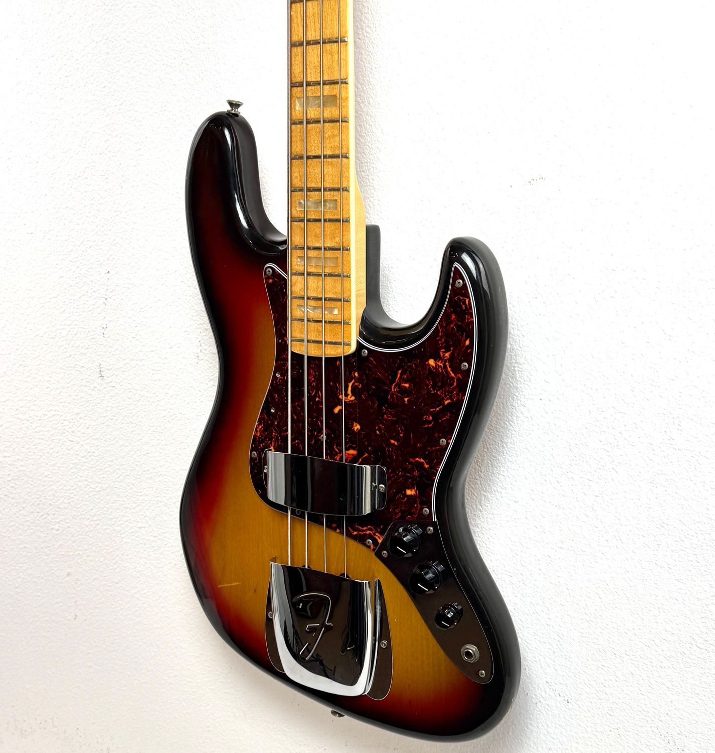 1975 Fender Jazz Bass