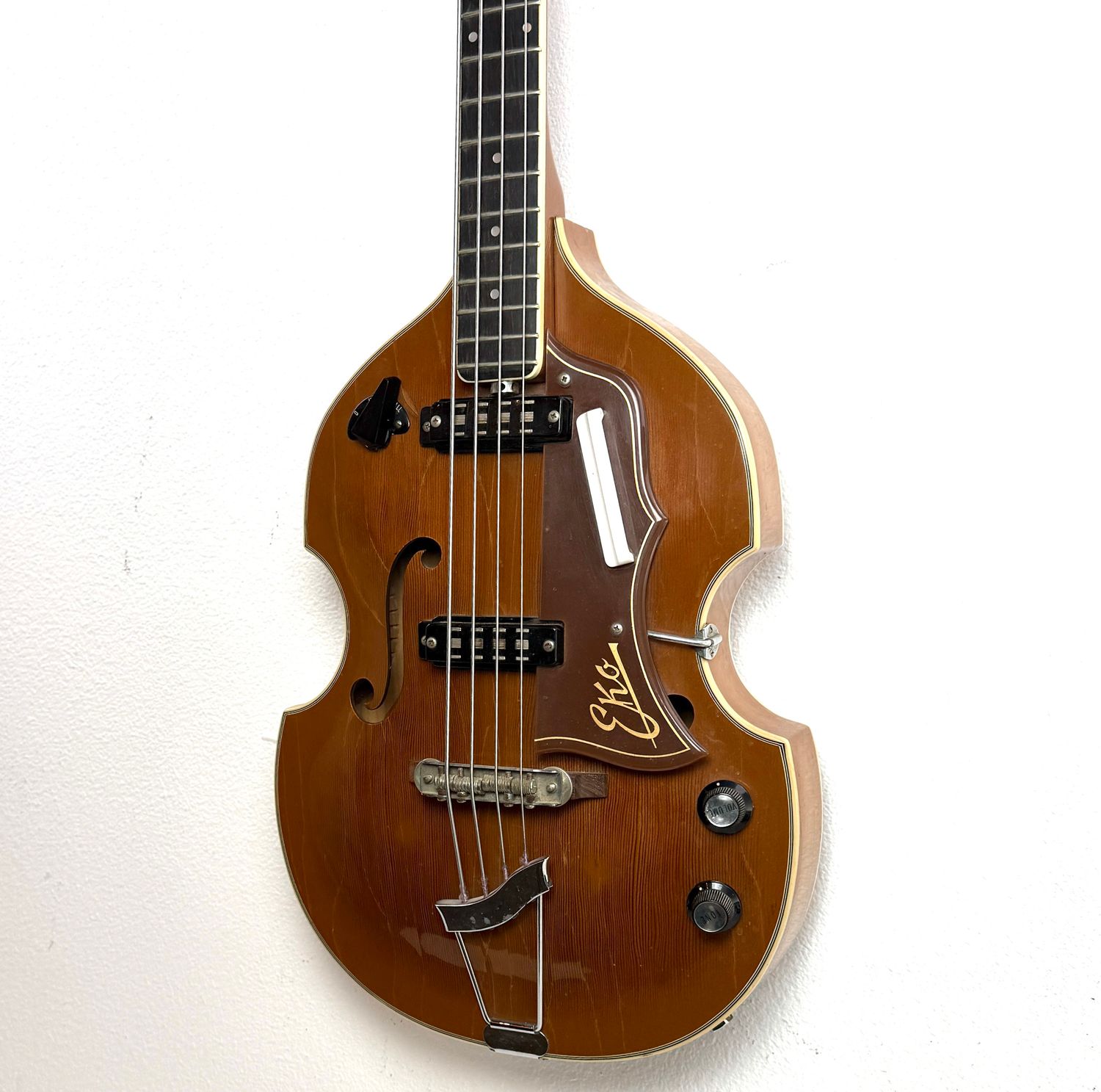 1960&#39;s EKO 995 Violin Bass