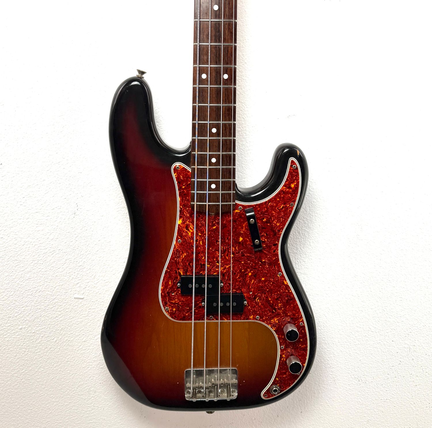 1983 Fender AVRI &#39;62 Precision Bass