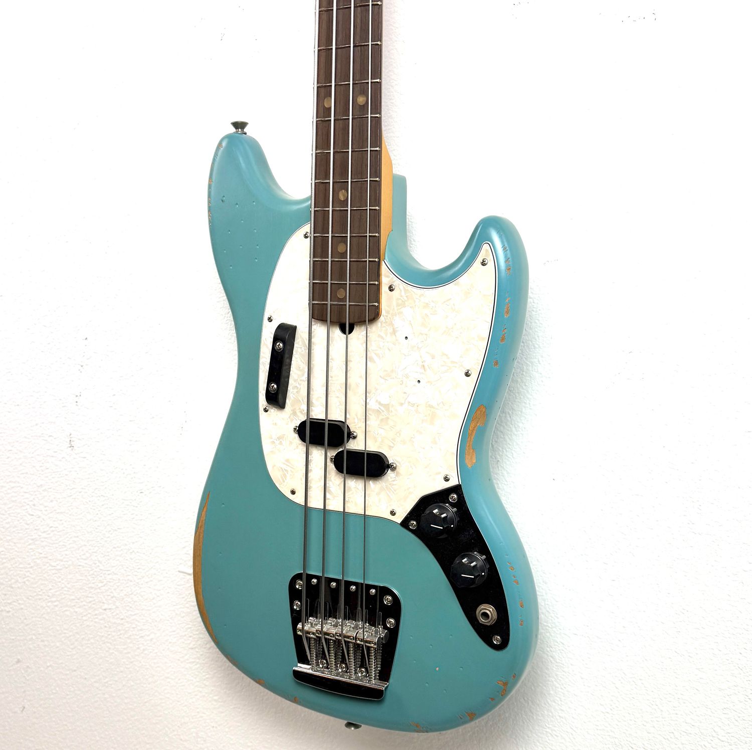 New Fender JMJ Road Worn Mustang Bass