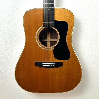 1975 Guild G-75