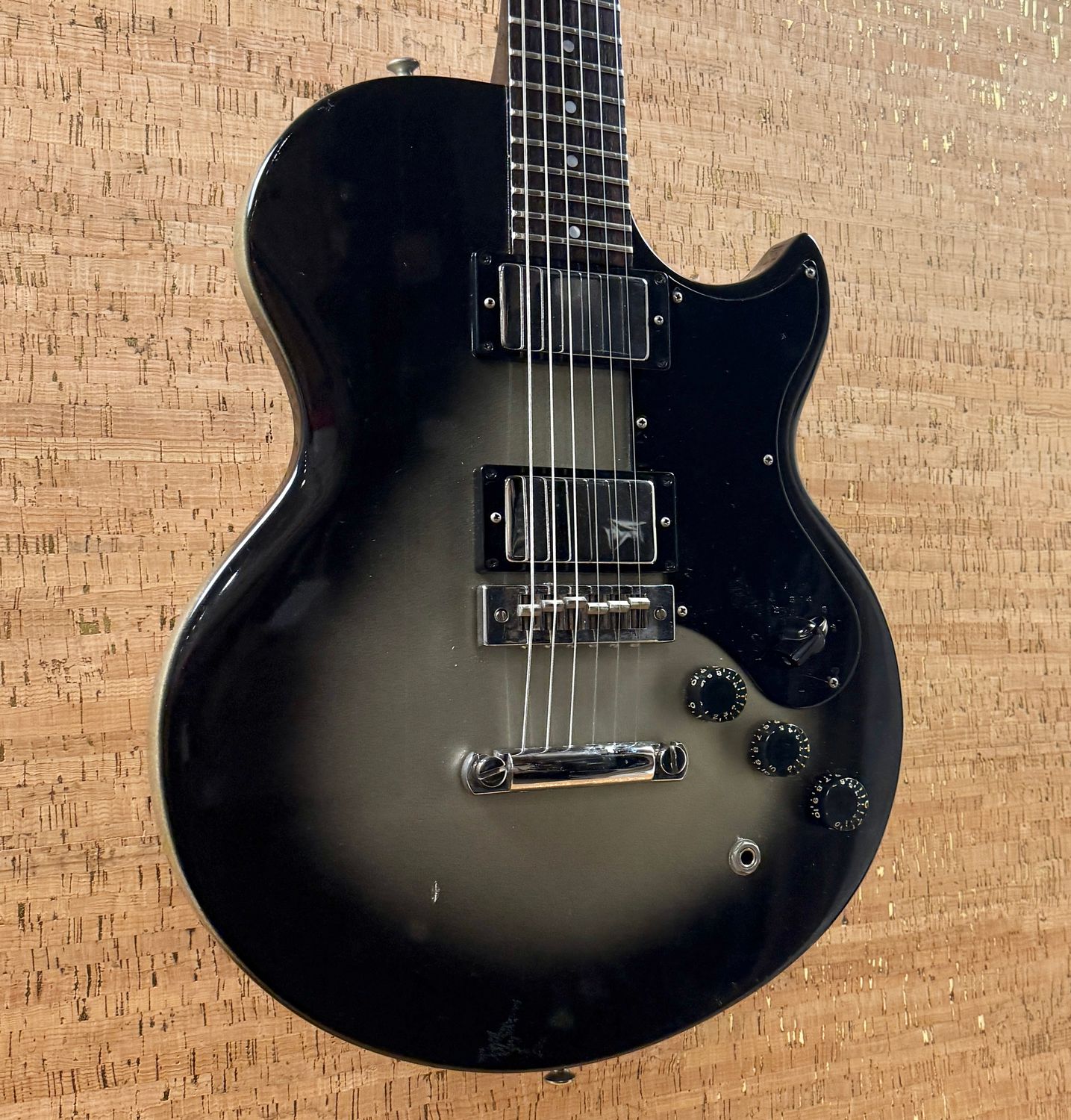 1981 Gibson L6-S Silverburst 1981 Gibson L6-S Silverburst