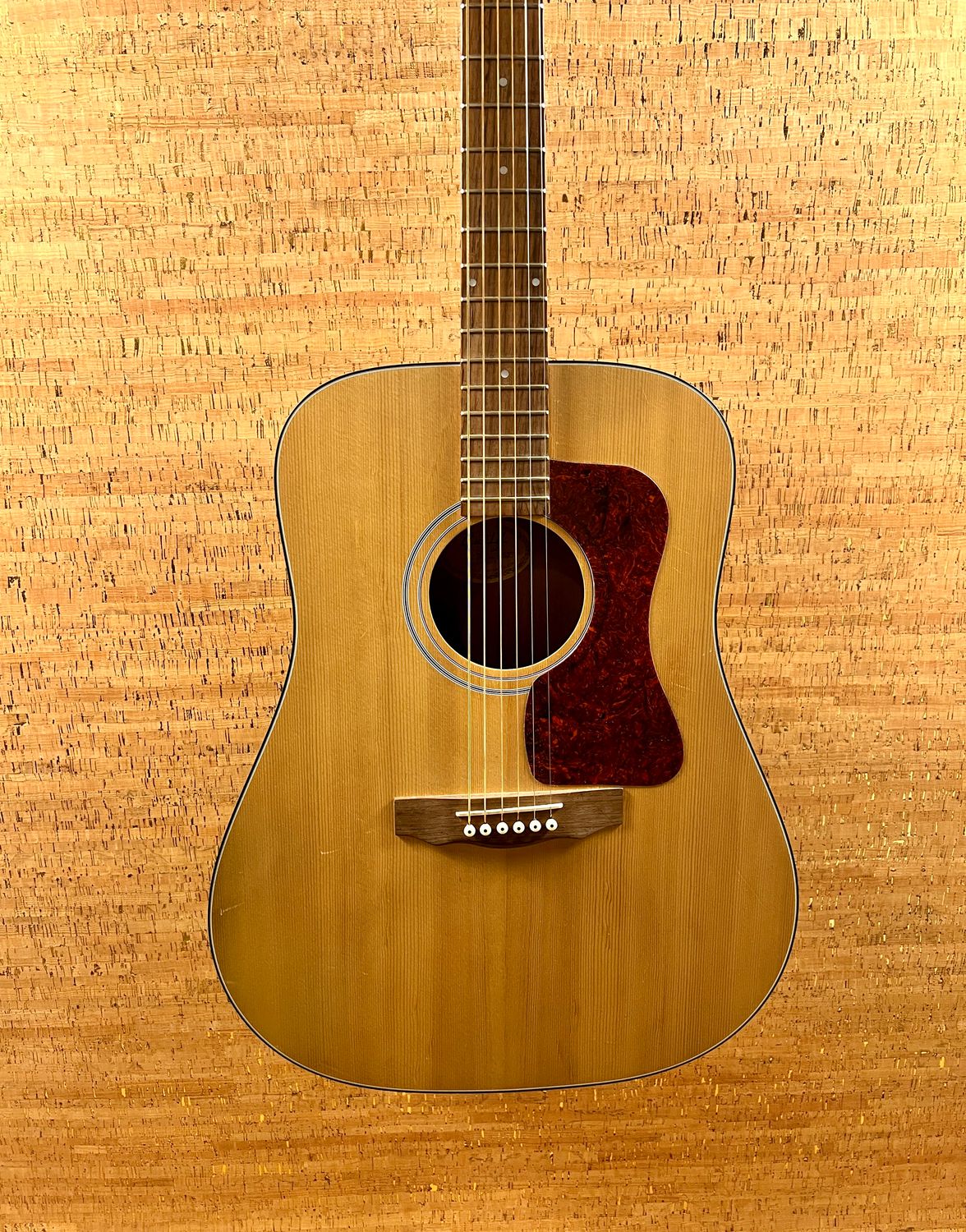 1990's Guild D4 NT HR 1990's Guild D4 NT HR