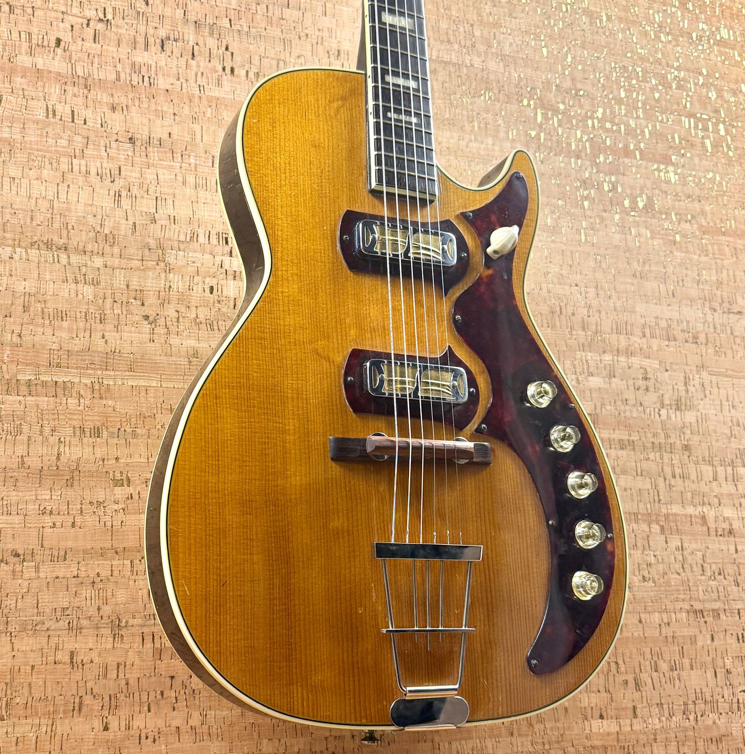 1960s Harmony H49 Stratotone 1960s Harmony H49 Stratotone