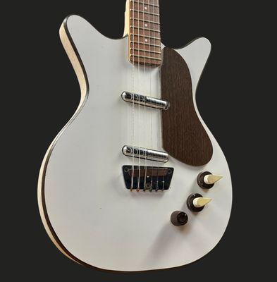 1960's Danelectro DC-2 Shorthorn 1960's Danelectro DC-2 Shorthorn