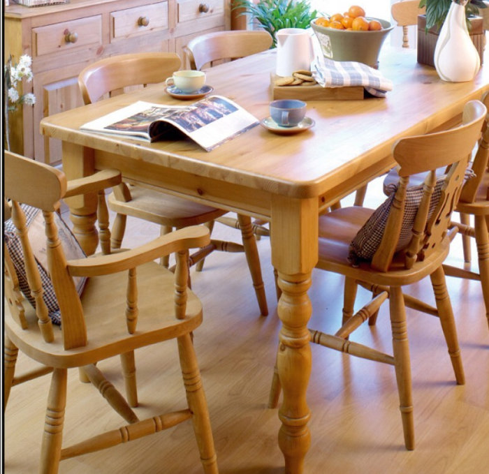 Essex Pine Farmhouse 3x3 Table