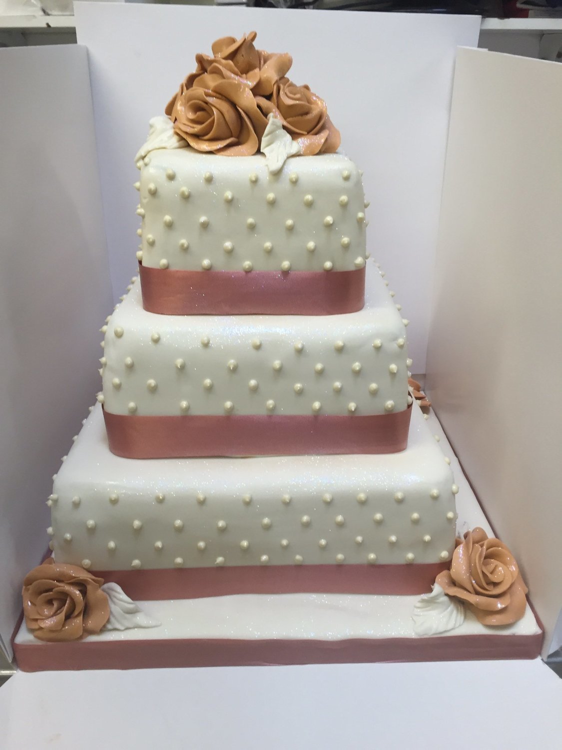 Peach Roses Wedding Cake