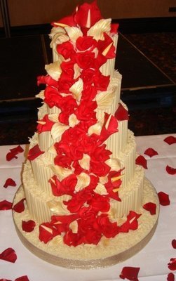 Cigarellos White Chocolate | Red Lilly Wedding Cake
