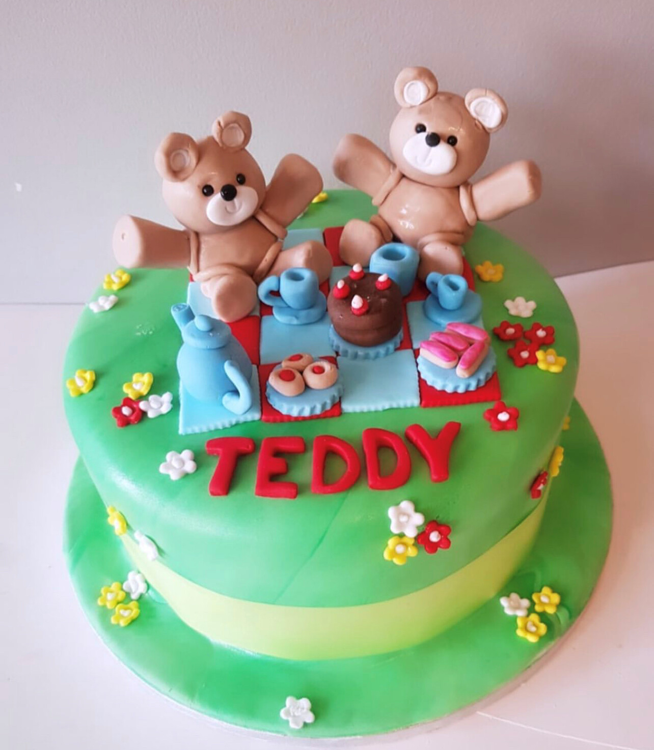 Teddy Picnic Cake Teddy Picnic Cake