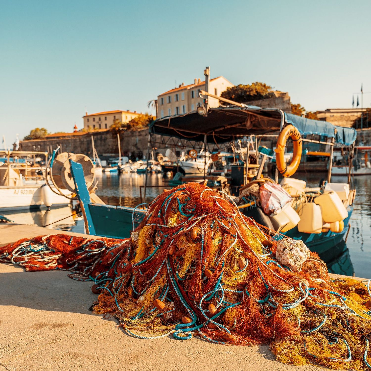 Dans le port d’Ajaccio (Corse, 2023)