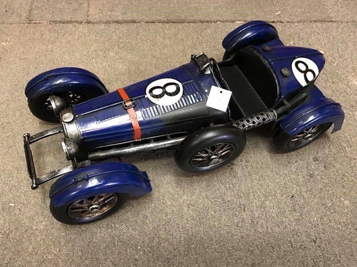 Tin vintage blue racing car