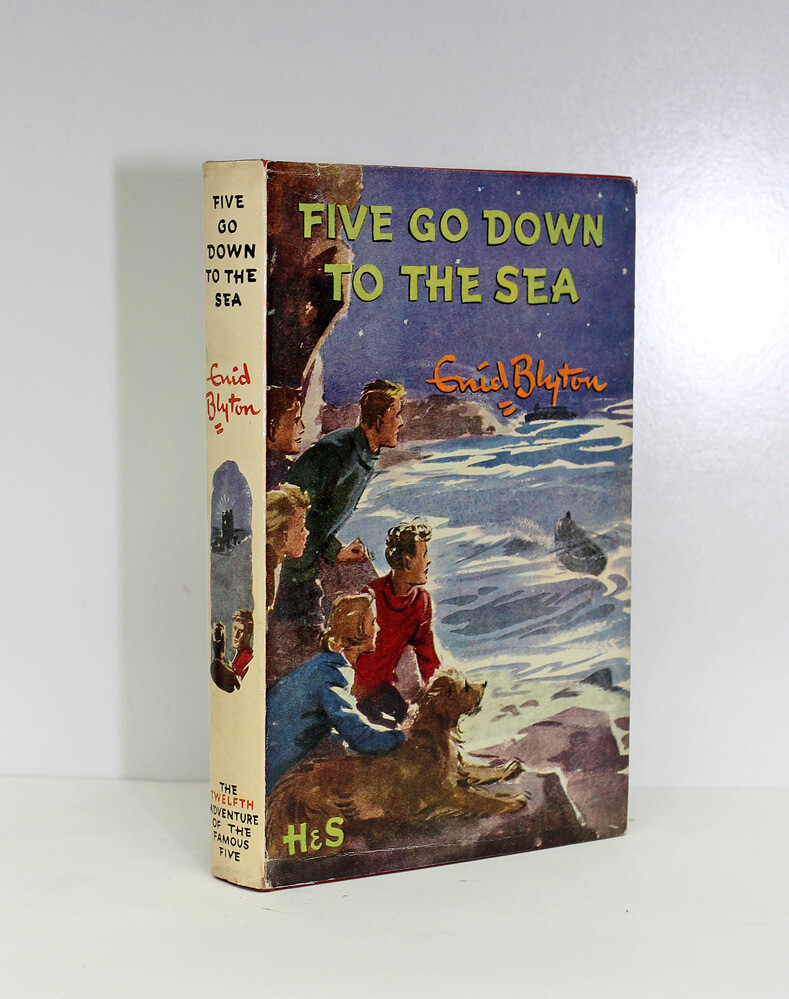 Five Go Down to the Sea - Enid Blyton