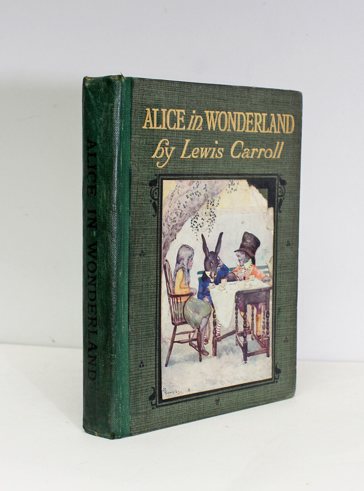 Alice&#39;s Adventures in Wonderland - Lewis Carroll