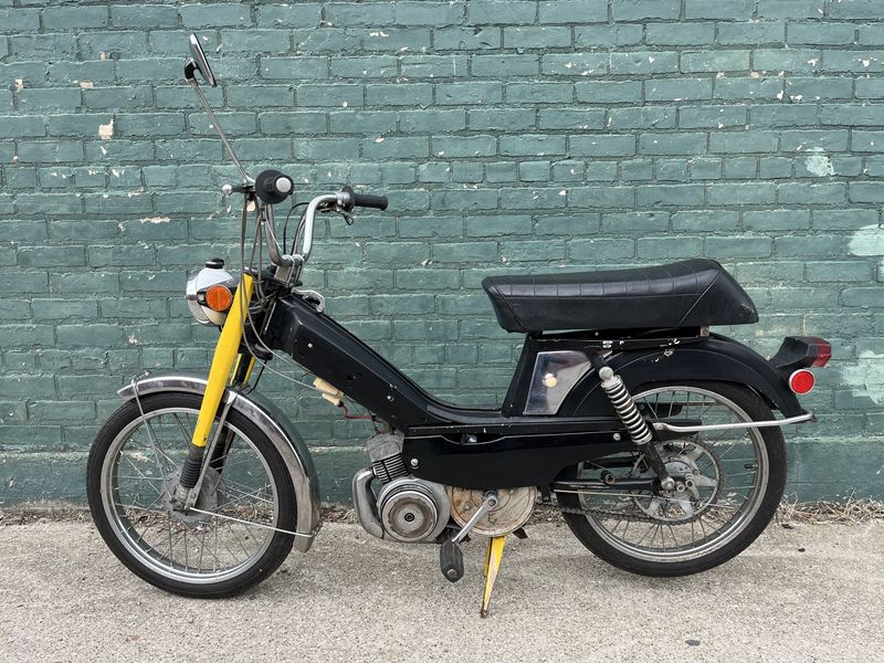 1980 Motobecane Le Moped Black & Yellow 50cc Pedal Moped RESTORATION 1980 Motobecane Le Moped Black & Yellow 50cc Pedal Moped RESTORATION