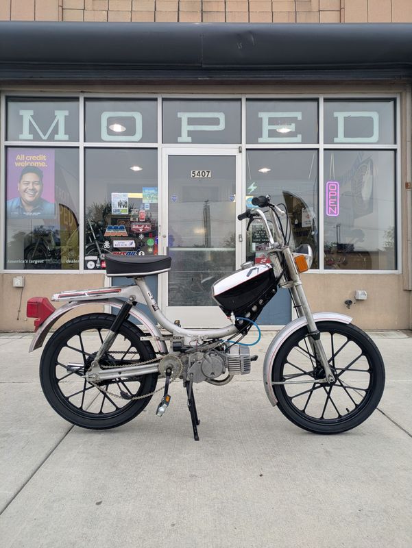 1982 Puch Murray – Silver & Black Custom – Rebuilt 70cc Engine 1982 Puch Murray – Silver & Black Custom – Rebuilt 70cc Engine