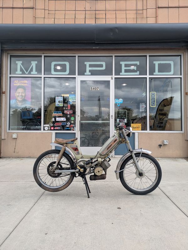 1978 Peugeot 50cc – Green Custom Café Racer – Ready to Ride 1978 Peugeot 50cc – Green Custom Café Racer – Ready to Ride