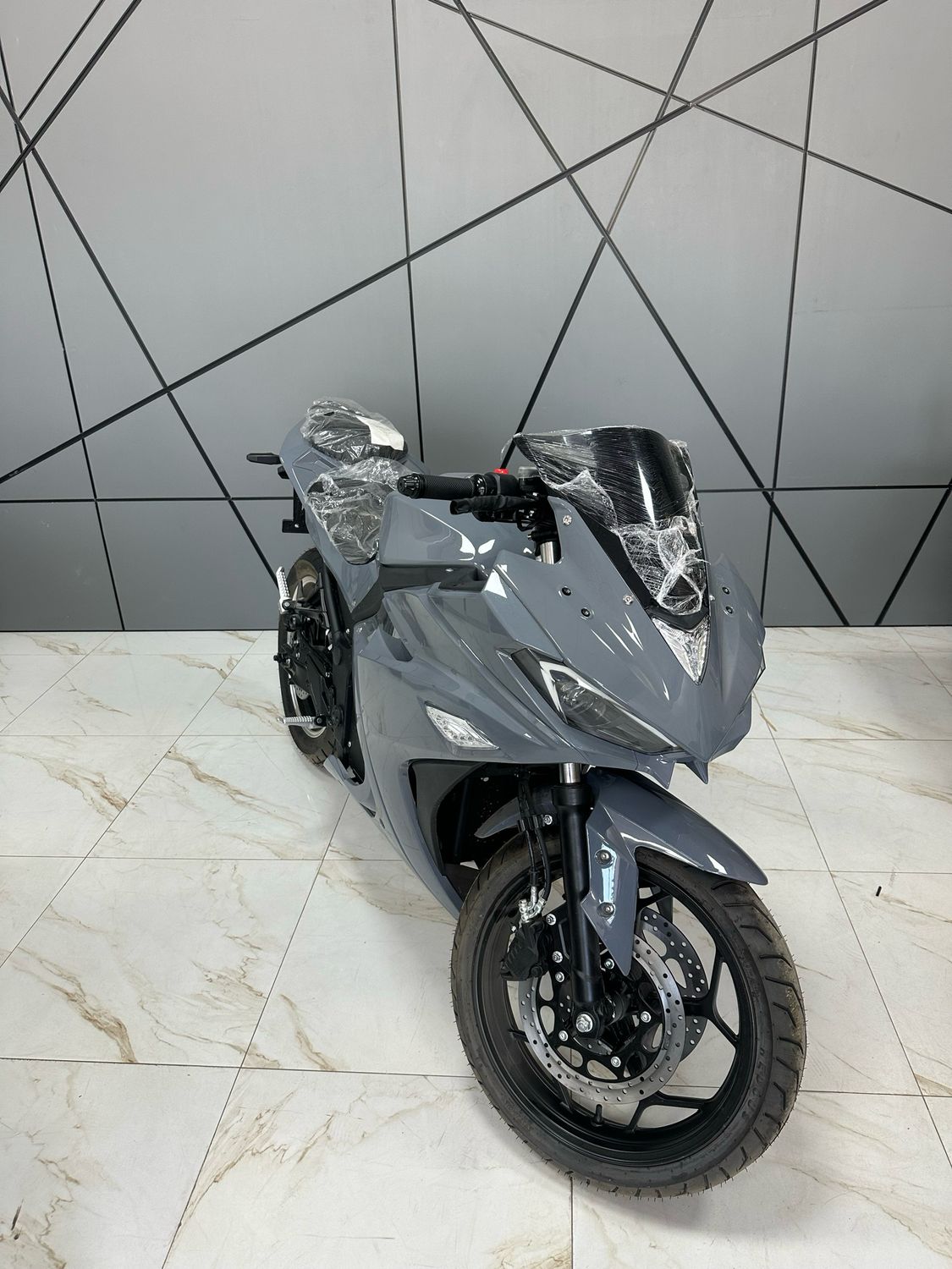 Yamaha R3 3000W