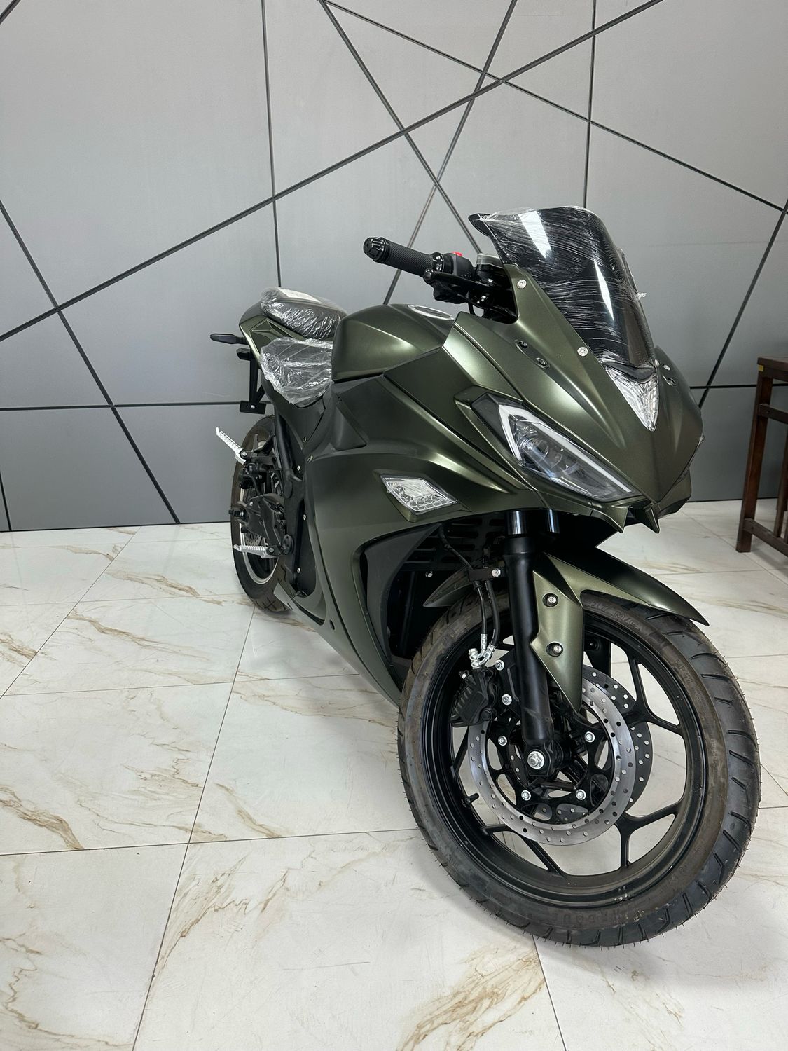 Yamaha R3 3000W