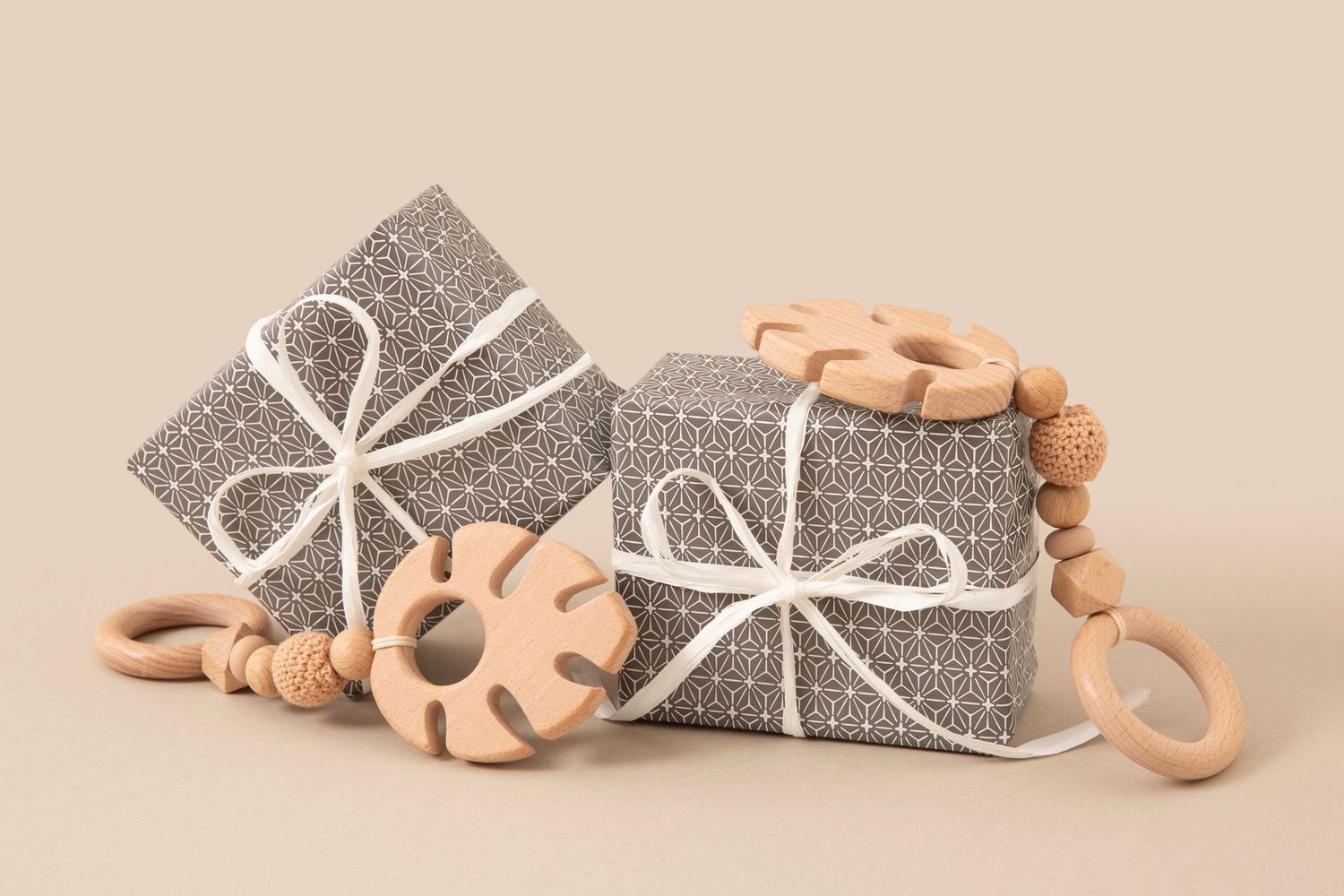 Tropical Wooden Teether - Monstera Leaf Design Teether and baby gym toy