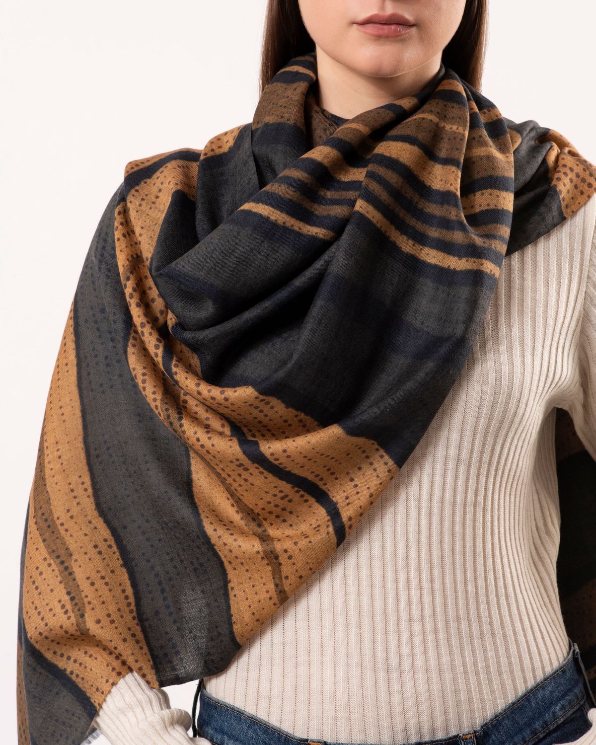 Ripple Fluid Stripe Pattern Wool Silk Scarf