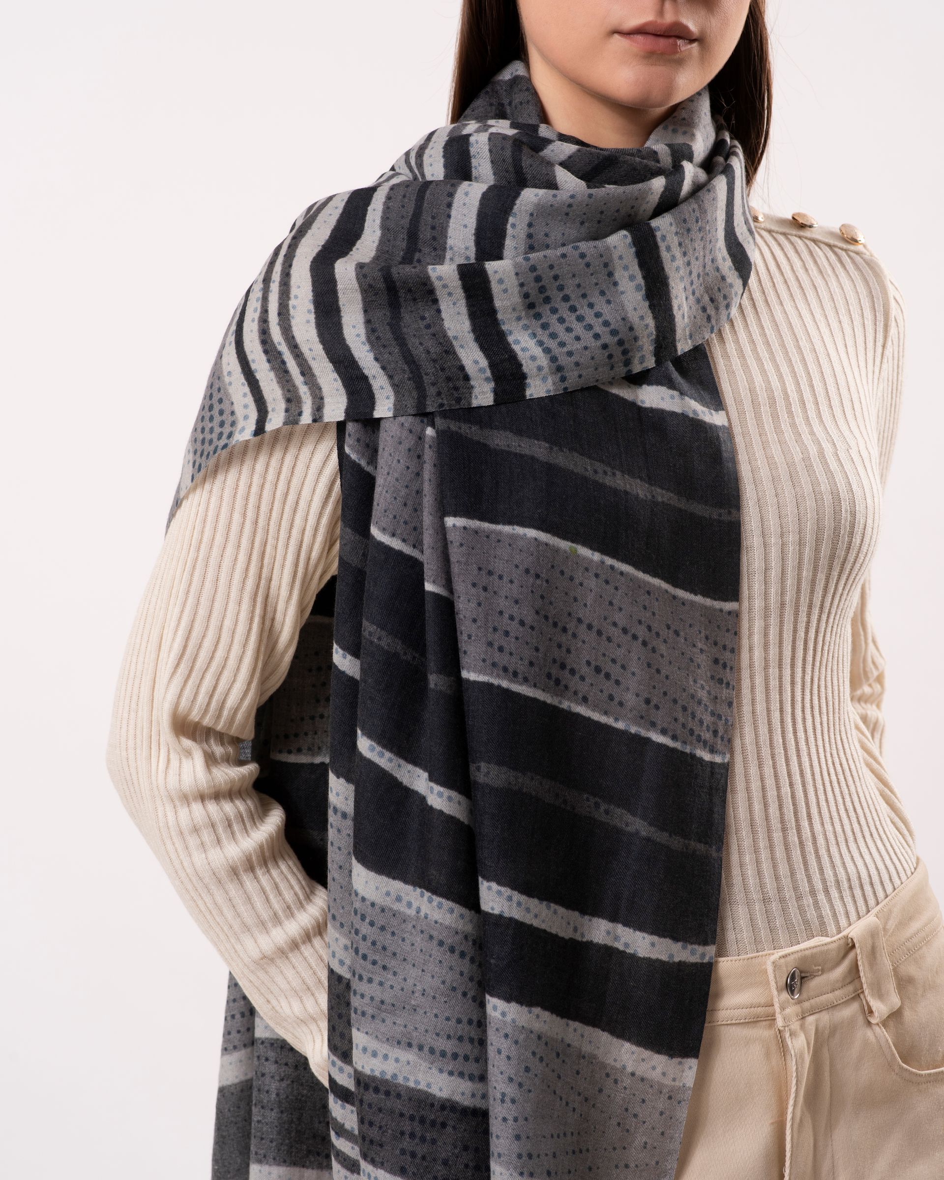 Ripple Fluid Stripe Pattern Wool Silk Scarf