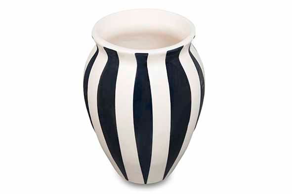 ANEMONE VAAS ZWART D12,5XH17,2CM Artikel code 5006362/1220