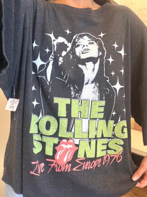 GRAPHIC TEES