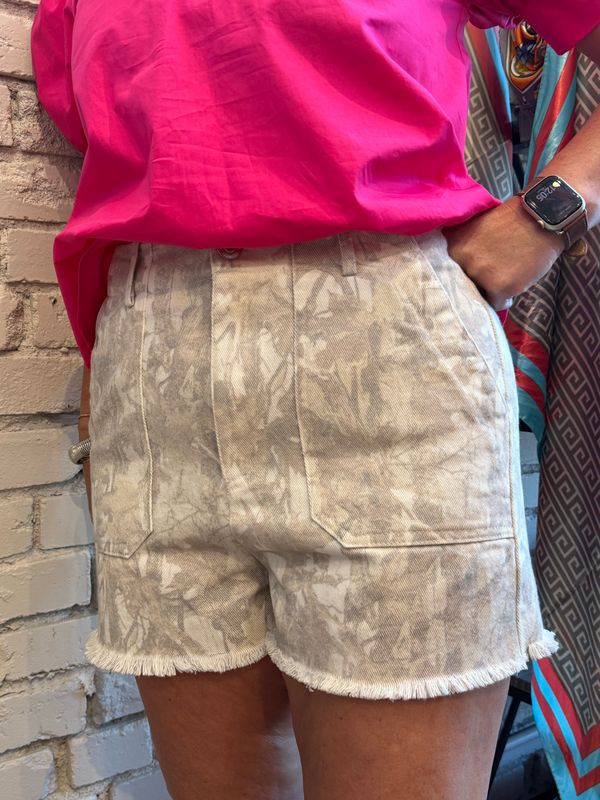 WOODLAND CAMO SHORTS