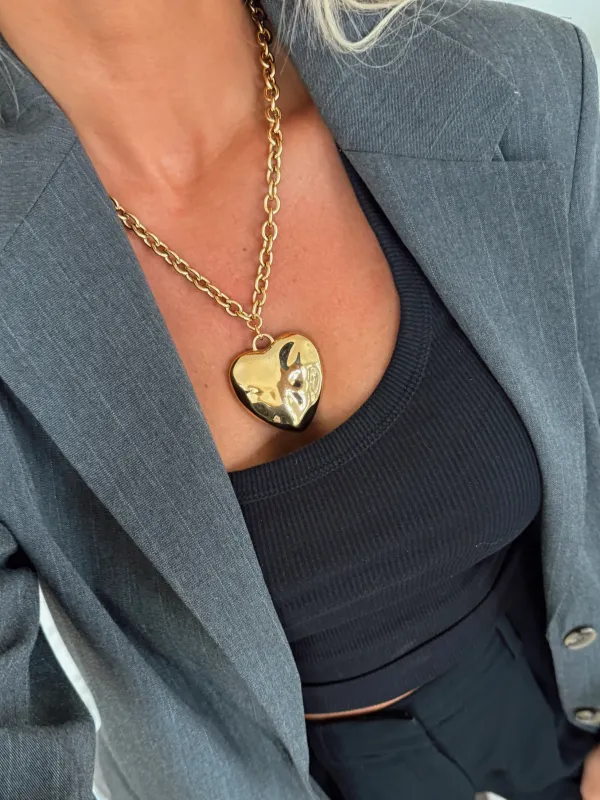 CHANSUTT LOLA HEART NECKLACE