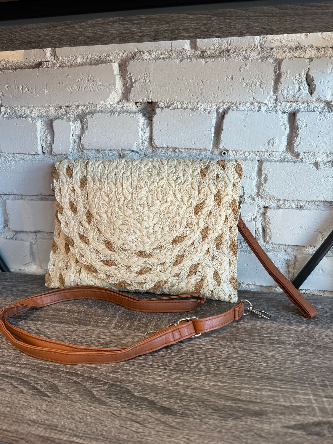 WOVEN CLUTCH