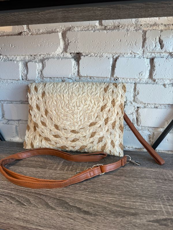 WOVEN CLUTCH